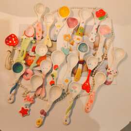 少女心陶瓷勺子可爱家用吃饭勺高颜值甜品勺调羹酸奶燕麦宝宝浮雕