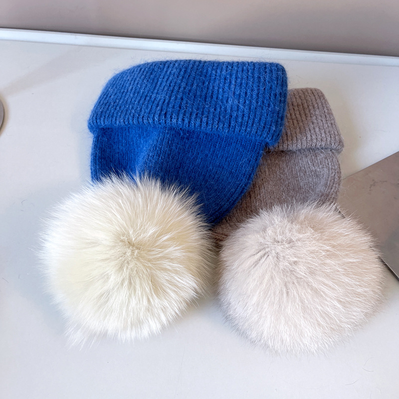 Women's Sweet Simple Style Color Block Pom Poms Eaveless Wool Cap display picture 13