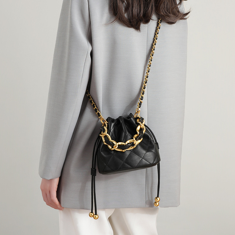 Women's 2026 Summer New High-End Crossbody Bucket Bag, Niche Handbag With Chain Strap, Leather Shoulder Bag - Thumbnail 2