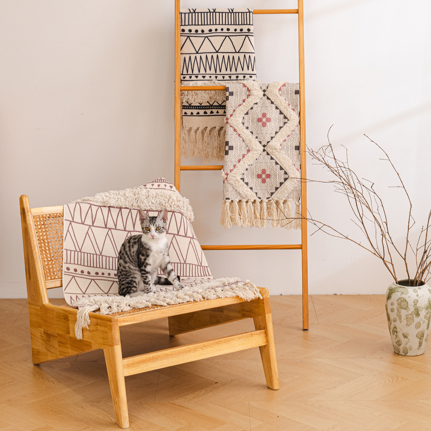Scandinavian Style Cotton Tassel Bedside Strip Carpet Hand-Tufted Bathroom Floor Mat B&B Leisure Blanket Table Blanket