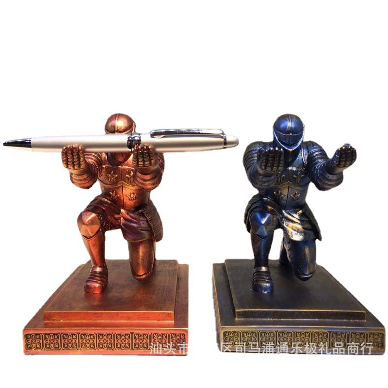 通乐极 PenHolder Knight Pen Seat Armor Hero Pen Holder Display Stand Stationery Pen Holder Metal Electroplating