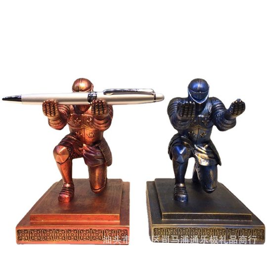 Tongle PenHolder Executive Knight Pen Holder Soldier Armor Hero Pen Holder Display Stationery Pen Holder