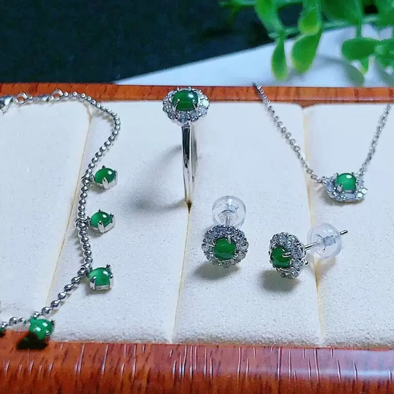 S925银镶嵌天然翡翠a货项链手链耳钉戒指四件套首饰直播货源批发