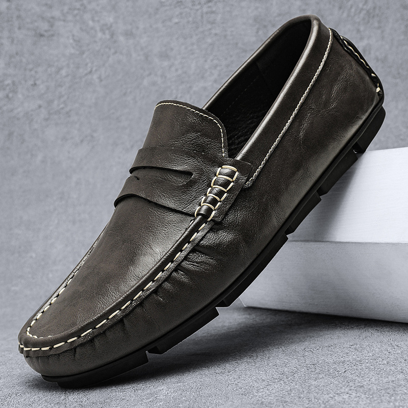 Zapatos de cuero en vivo para hombres 2025 nuevos zapatos de negocios británicos transpirables con suela suave zapatos casuales perezosos con un pie de zapato