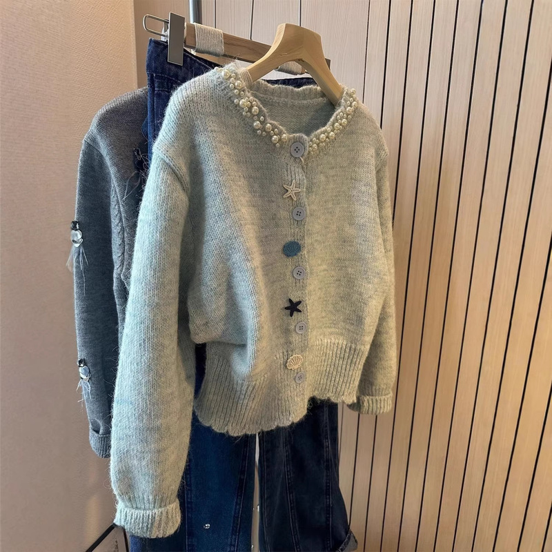Light Blue Round-Neck Knitted Cardigan with Rhinestone Design for Women, 2026 Spring Collection, Ocean Shell Button Elegant Top Light Blue Round-Neck Knitted Cardigan with Rhinestone Design for Women, 2026 Spring Collection, Ocean Shell Button Elegant Top