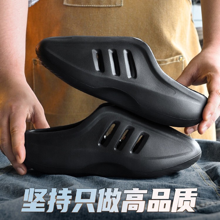 Thick-Soled Beach Clogs with Closed Toe, Outdoor Sports Beach Sandals, Shark Hole Shoes for Men and Women, Summer Outdoor Wear Half-Slipper Style