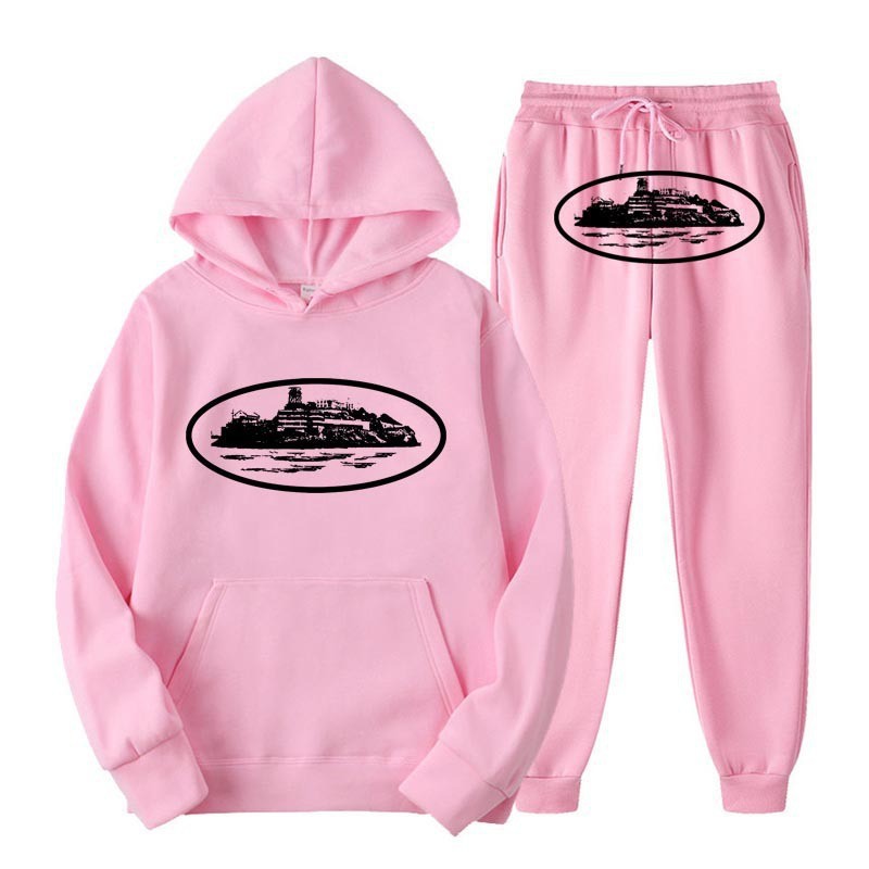 2024 exportación transfronteriza suministro especial venta caliente de moda casual hombre y mujer con sombrero y camiseta de terciopelo conjunto deportivo