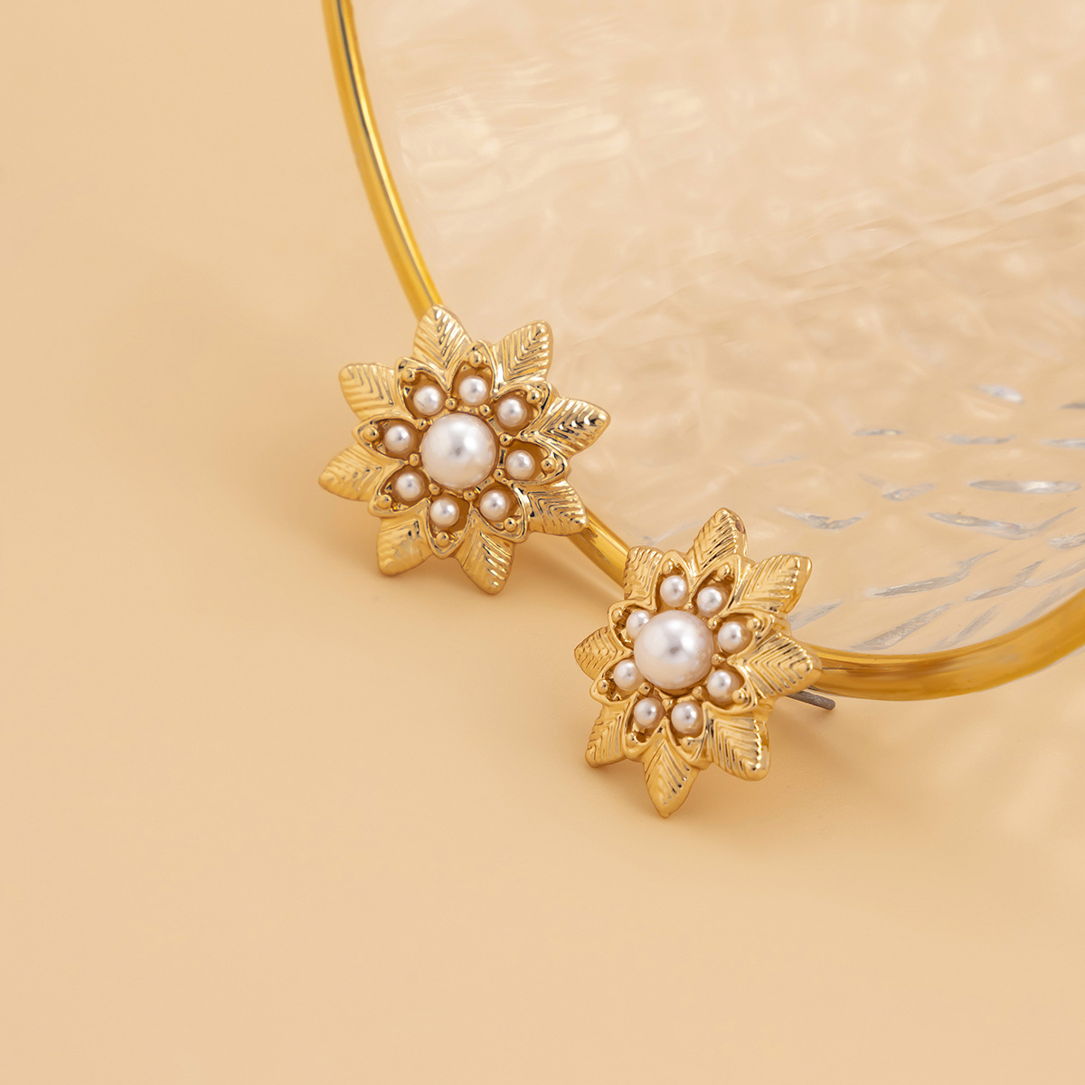 Bijoux avec micro incrustation tempérament, perle artificielle, petites boucles d'oreilles à fleurs, tournesol minimaliste, boucles d'oreilles polyvalentes_voghion.com