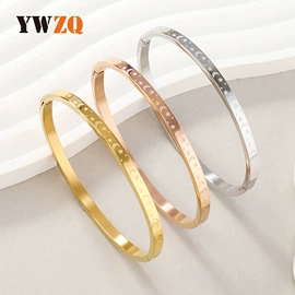 戒指;吊坠;手镯