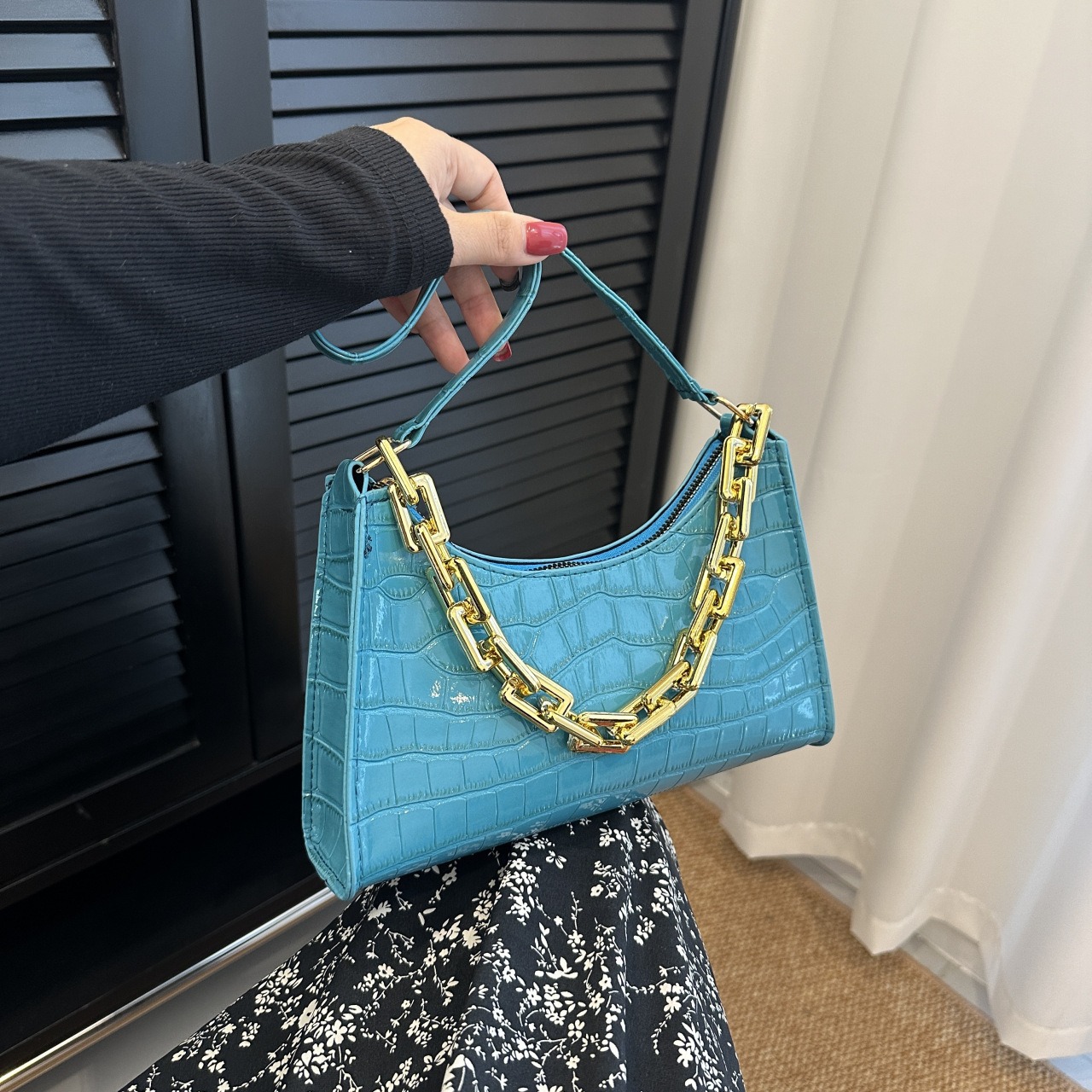 Bolso de axila con patrón de cocodrilo 2025 nuevo bolso de comercio exterior del sudeste asiático bolso de cercanías bolso de hombro de todo fósforo de moda femenina