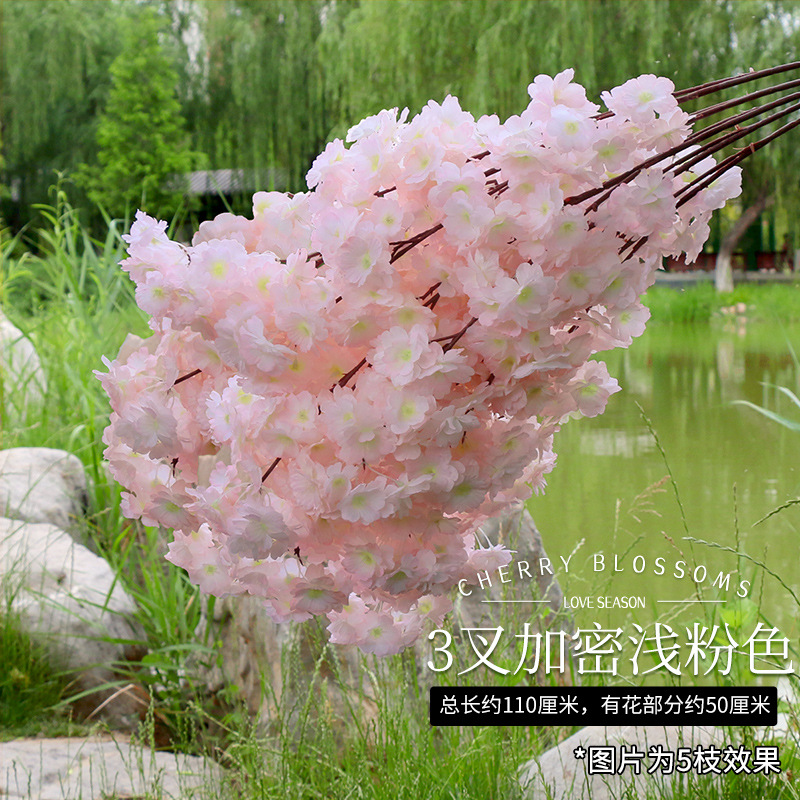 Ramas de Sakura con flores artificiales de tres puntas para decoración de interiores y exteriores en centros comerciales, ramas de flores de seda con enredaderas de cuatro puntas y tallos extendidos.