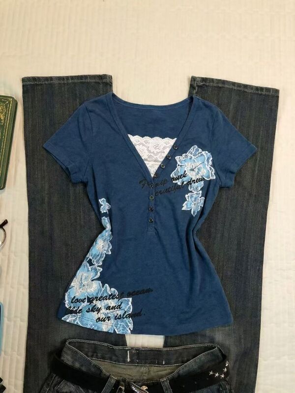 American Retro Blue Floral Print Short-Sleeved T-Shirt Vintage Lace Splicing V-Neck Slim Fit Top Summer American Retro Blue Floral Print Short-Sleeved T-Shirt Vintage Lace Splicing V-Neck Slim Fit Top Summer