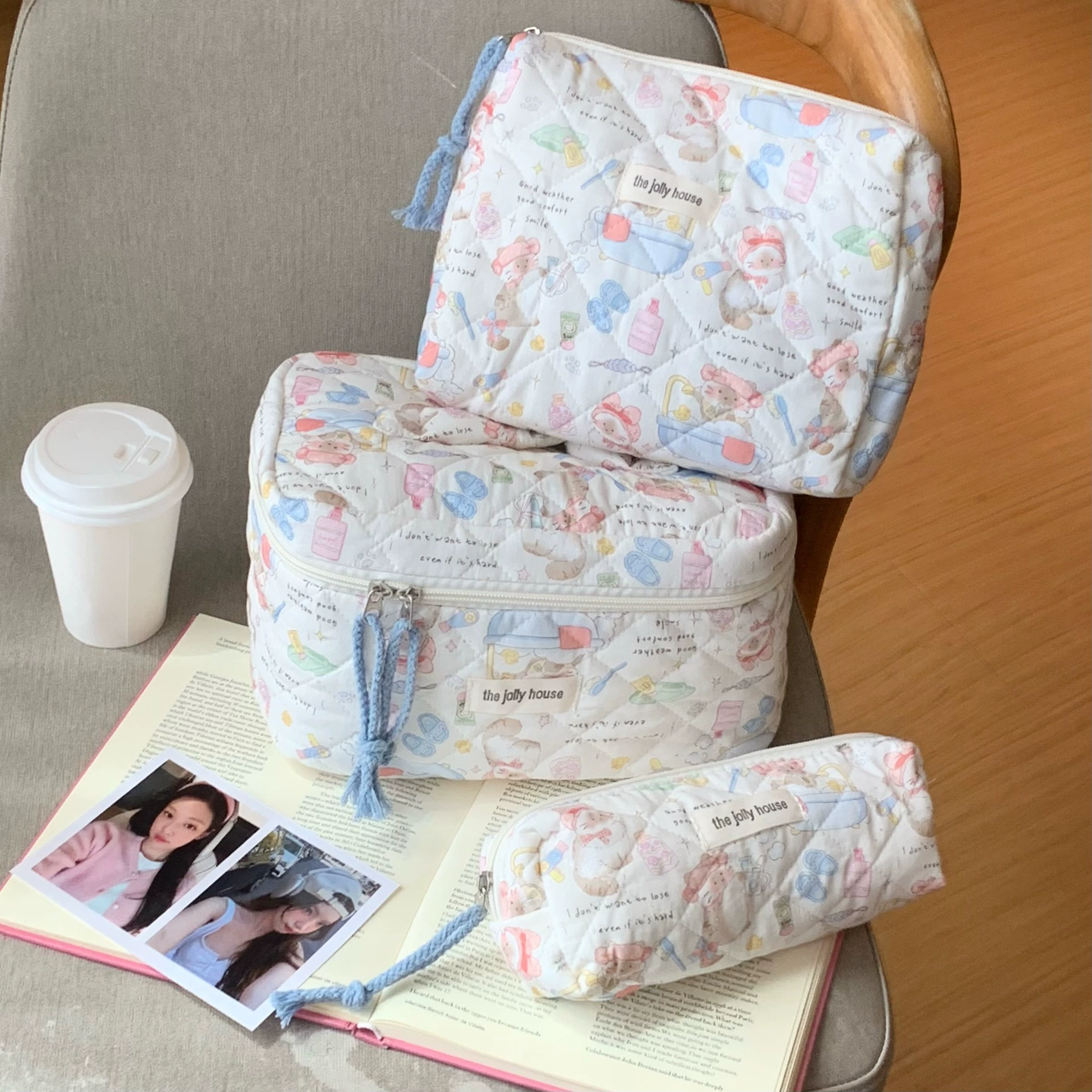 Fresh capacious cosmetic bag, handheld organizer bag