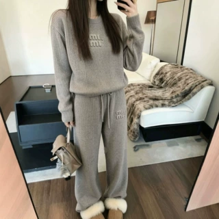 高品质MU家气质圆领毛衣+针织长裤两件套高级感韩系套装女可代发