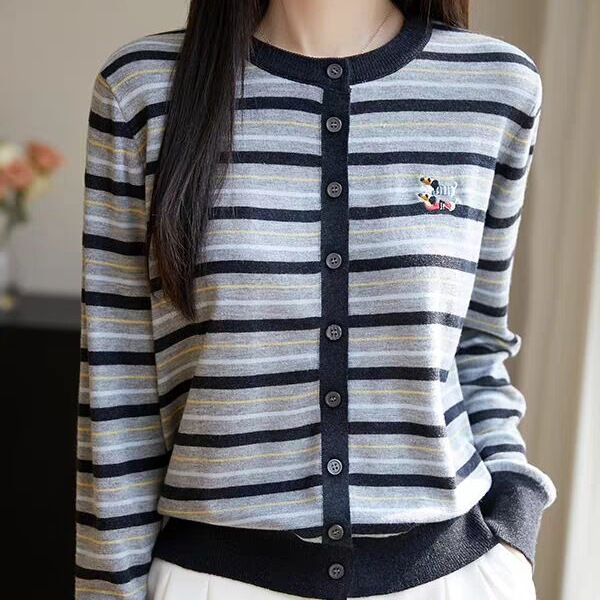 Casual Style Striped Contrasting Color Knitted Cardigan for Daily Wear, Versatile Round Neck Top, Autumn New Short Jacket