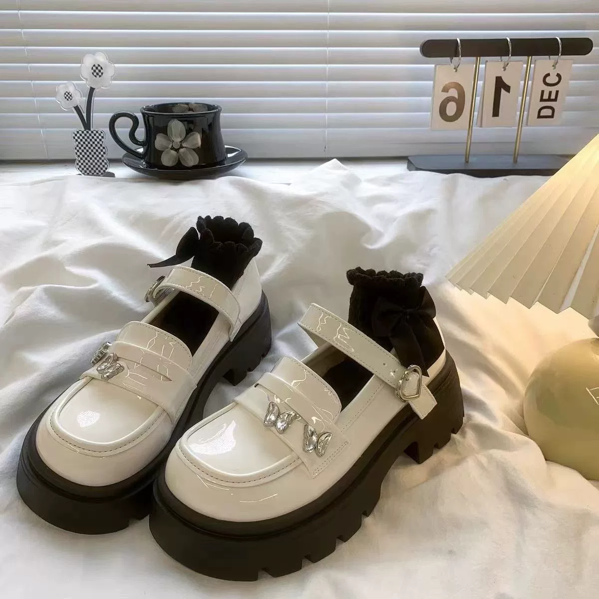 2024 Летняя новая модная обувь Мэри Джейн женская бабочка толстая подошва неглубокий рот сладкая легкая маленькая ароматная лапша маленькая кожаная обувь