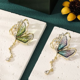New butterfly tassel brooch light luxury high-grade water drop butterfly pin personalized cardigan suit brooch wholesale