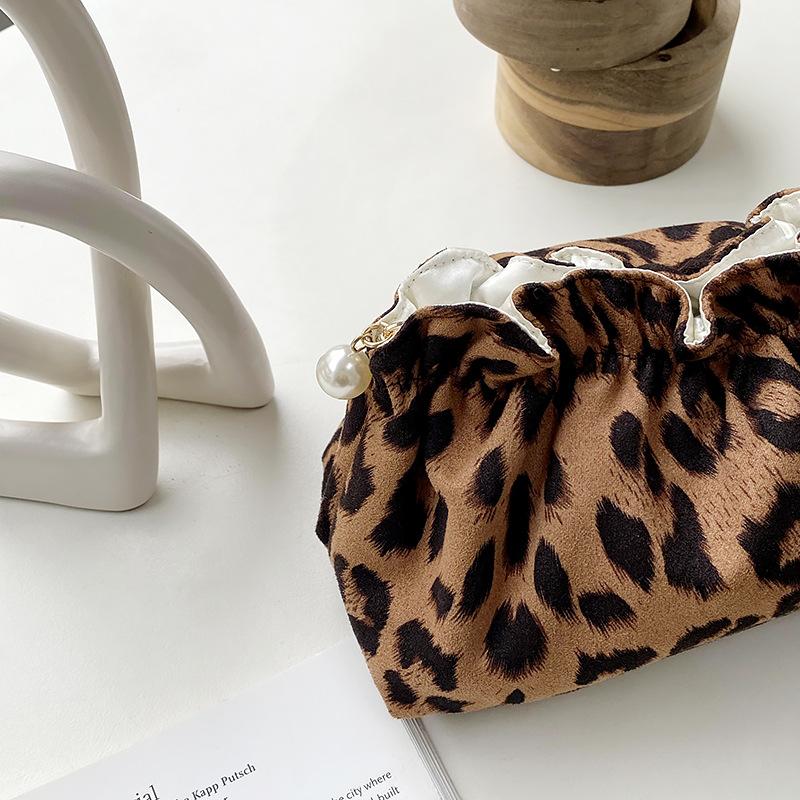 Streetwear Leopard Polyester Square Makeup Bags display picture 2