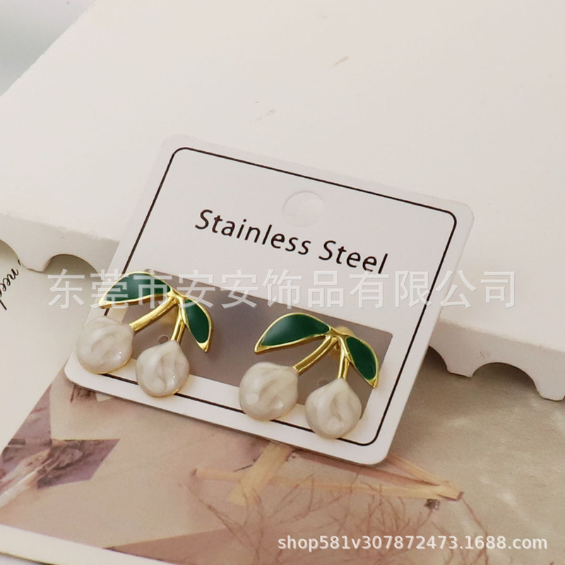 跨境轻奢高级感不锈钢方形白色滴釉爱心耳环女小巧精致时尚耳钉|undefined