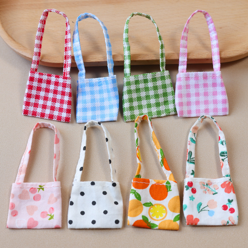 17cm Doll Clothes and Bags, Crossbody Bag for Plush Dolls, Floral Fabric Small Bag, Doll Accessories, and Matching Outfits 17cm Doll Clothes and Bags, Crossbody Bag for Plush Dolls, Floral Fabric Small Bag, Doll Accessories, and Matching Outfits