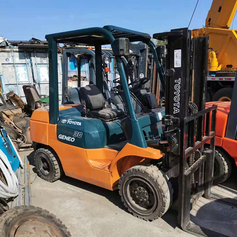 日本丰田3吨叉车型号FD30二手叉车三向堆高机仓储前移式叉车