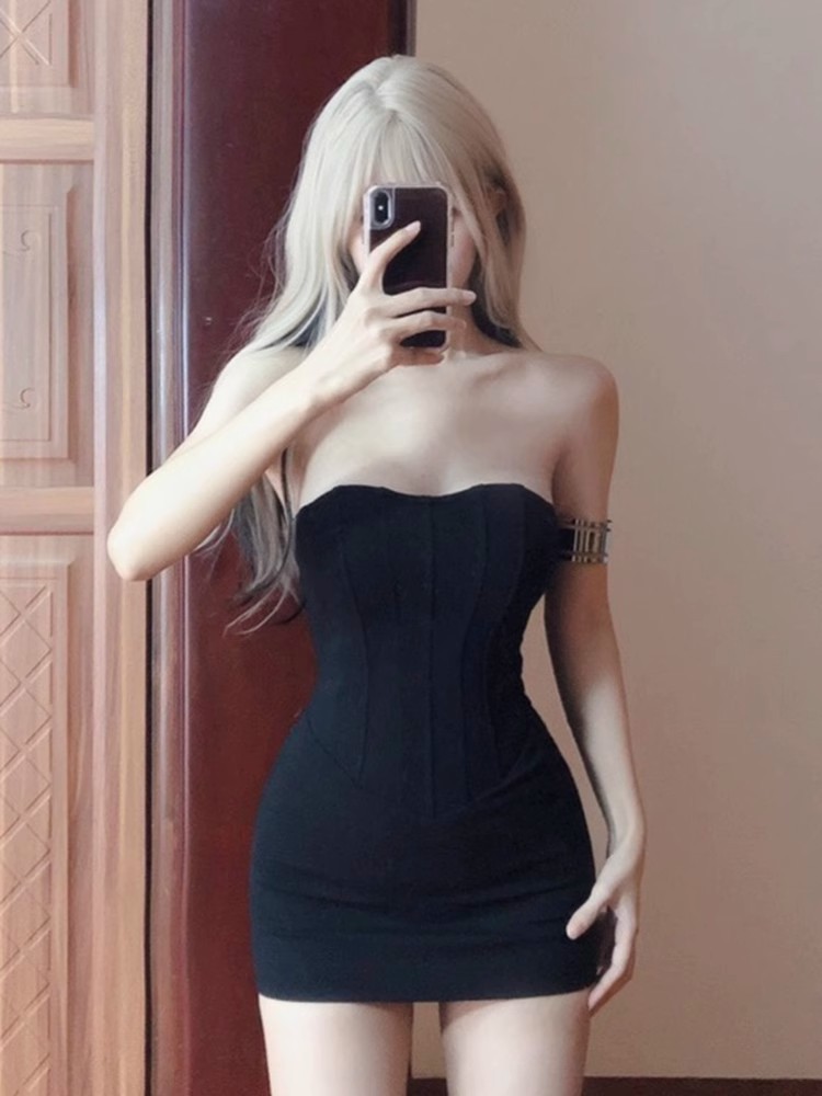 黑色紧身抹胸连衣裙女装夏季2025新款纯欲风掐腰显瘦鱼骨包臀短裙