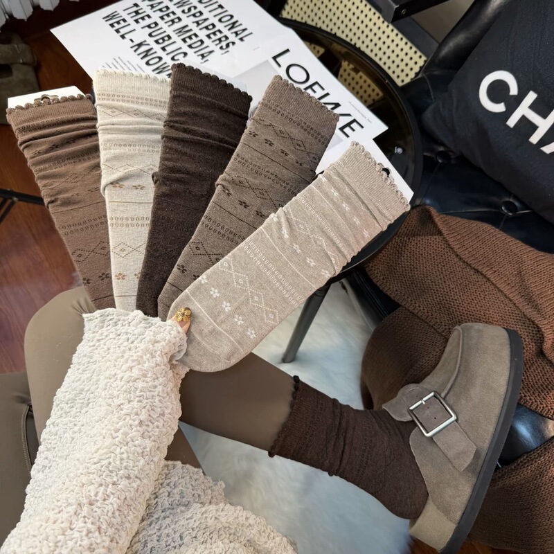 Women's socks for spring and autumn, featuring sophisticated color palettes, a "melange" style, a "old money" aesthetic, and a solid color design, offering comfort and breathability Women's socks for spring and autumn, featuring sophisticated color palettes, a "melange" style, a "old money" aesthetic, and a solid color design, offering comfort and breathability