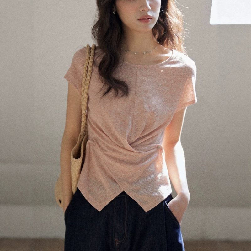 Mixabo Relaxed Pink Twisted T-Shirt for Women, Summer Short Style with Irregular Hem, Short-Sleeved Round Neck Top