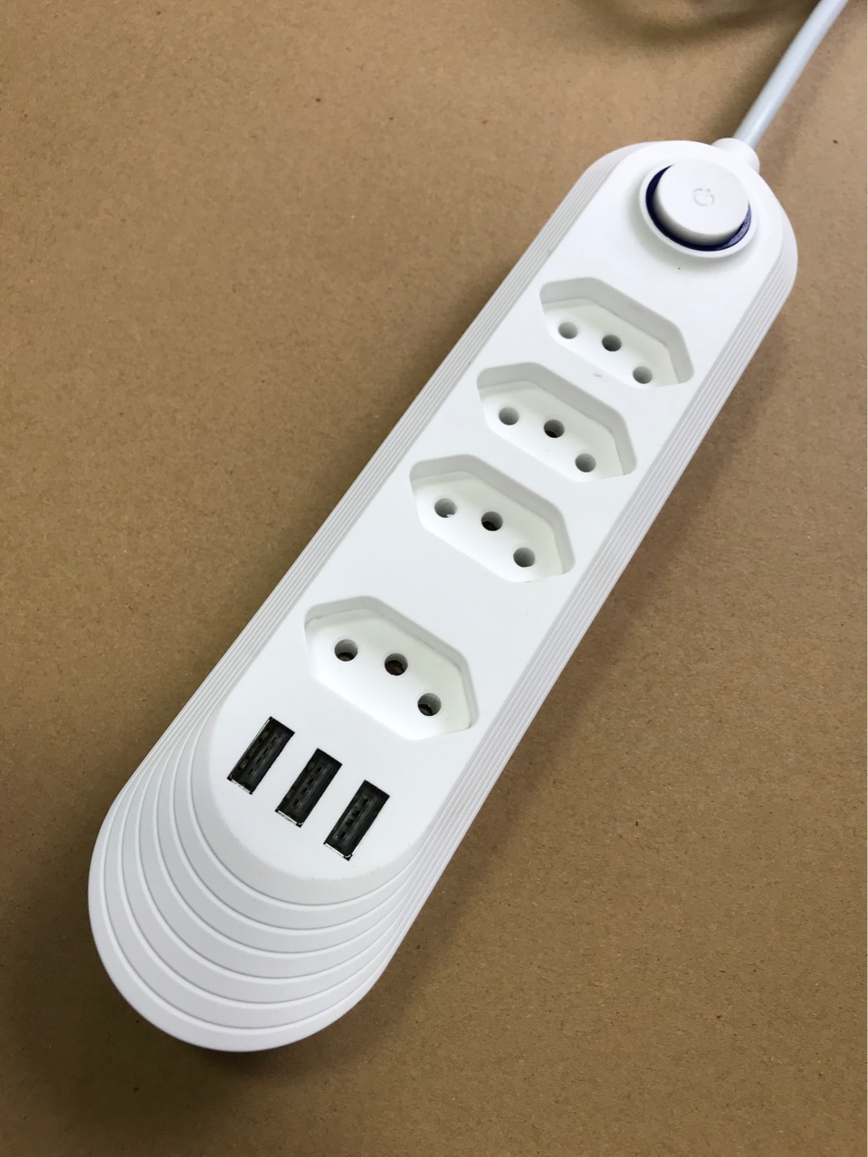 外贸出口巴西专用插座4位带3USB充电电源延长线白色排插批发