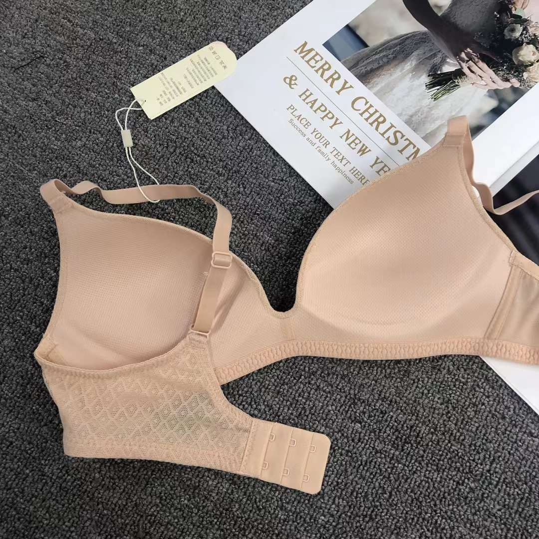 Cruzar el sudeste asiático estilo japonés estilo francés cómodo push up francés triángulo taza ropa interior sin costuras sujetador delgado de las mujeres sin anillo de acero