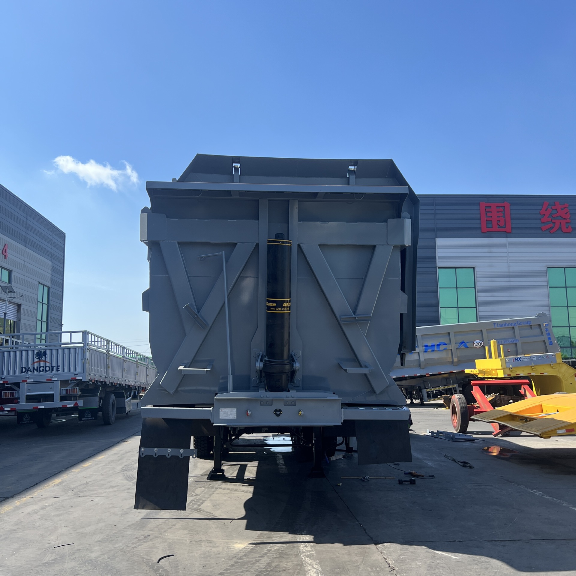 Factory Export Manufacturing Export Custom Processing Heavy-Duty Strong African 3-Axis Rear Flip Dump Semi-Trailer Trailer
