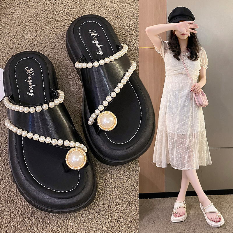 Kleine Duftende Wind Dicke Sohle für frauen 2024 Sommer Neue Mode Perle Schmuck Strand Schuhe Abdeckung Zehe Nach Außen tragen_voghion.com