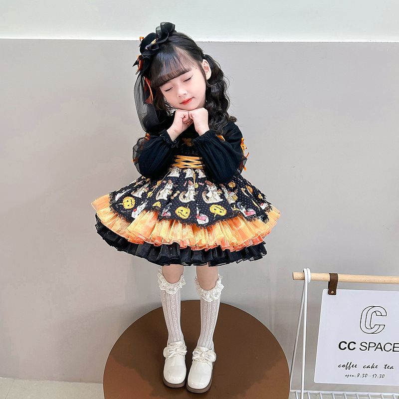 Witch skirt + black velvet bottoming