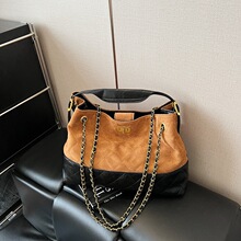 С��縴��chic�����������ذ�Ů�ļ����������߼��е���б���