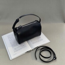 跨境高端品质迷你手提笔筒小包女T/Row笔袋包麂皮绒腋下包90s包包