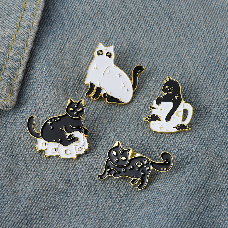 New Alloy Animal Brooch Creative Cartoon Cute Black And White Cat Shape Paint Brooch Clothing Accessories display picture 1