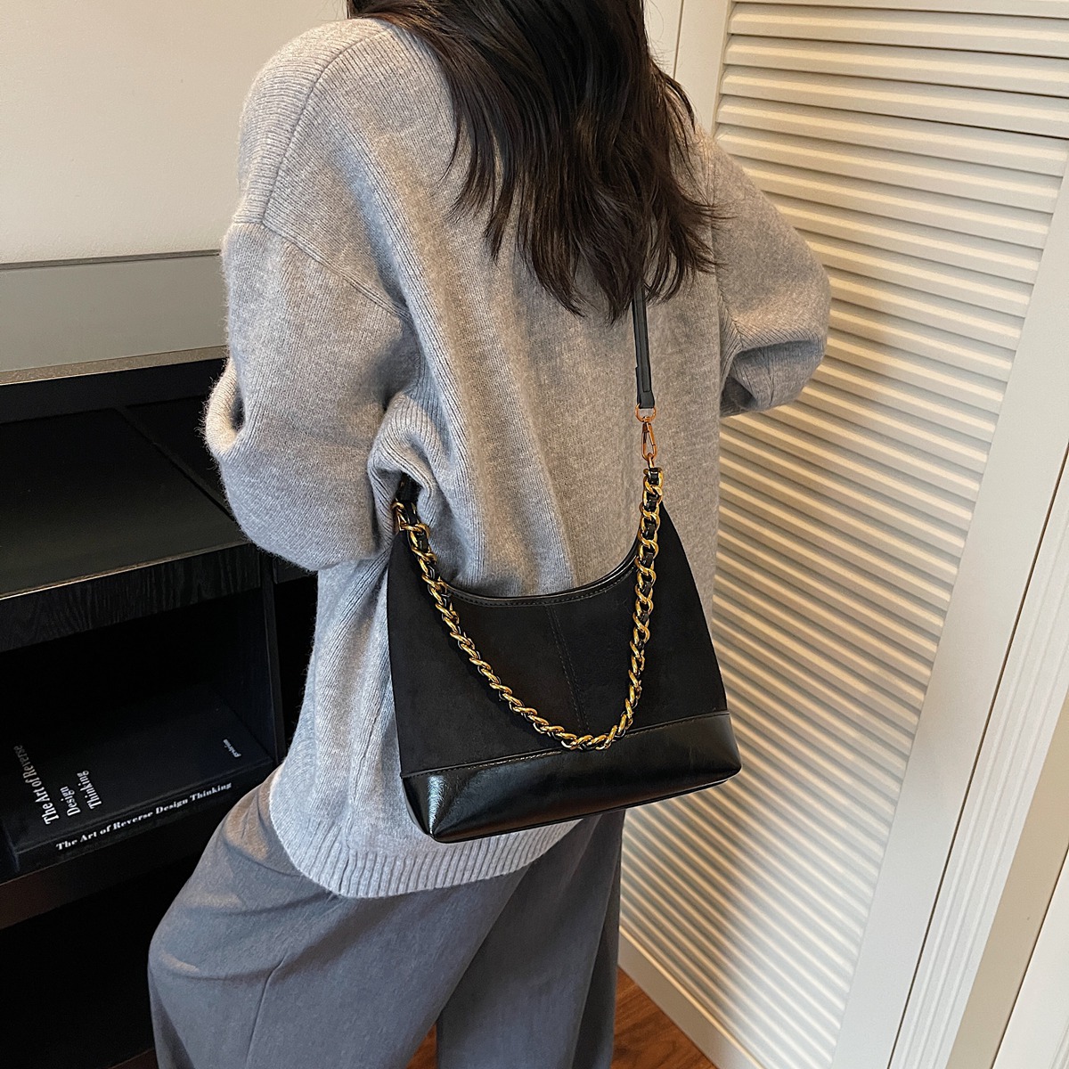 Bolsa de cadena de viaje transfronterizo empalmada bolsa de brazo para mujeres 2025 nuevo otoño invierno bolso de hombro de estilo extranjero bolso de alta calidad