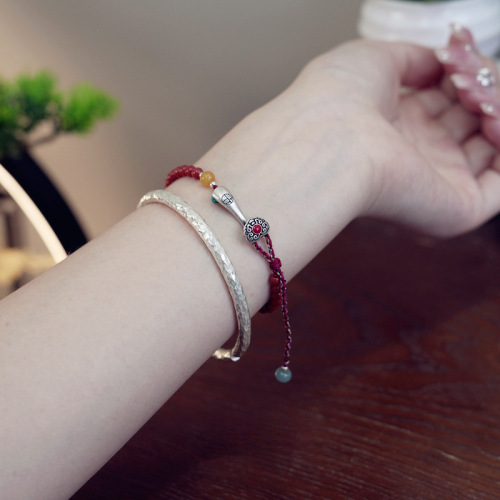 999 foot silver handmade silver hammer pattern bracelet, exquisite and simple super flash Yunnan snowflake silver bracelet solid pure circle