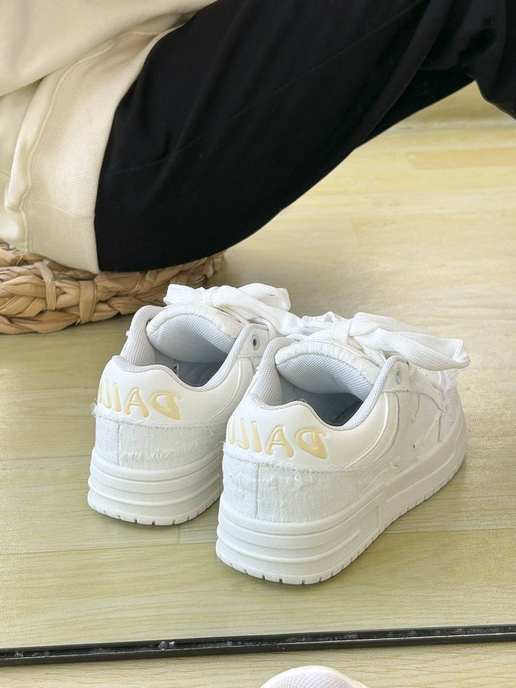 Ретро ins ветер ниша белый колледж коньки 2024 новые маленькие белые туфли дикие пары повседневные туфли