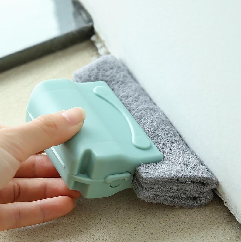 家庭用窓の溝をきれいにしてドアと窓を掃除する道具は窓の死角の隙間の神器窓の曹間を拭きます。|undefined