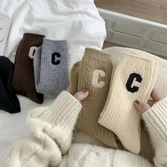 Embroidered letter C wool socks for girls and boys, mid-calf socks, INS trendy, autumn and winter warm, couple socks, thick version, puffy socks