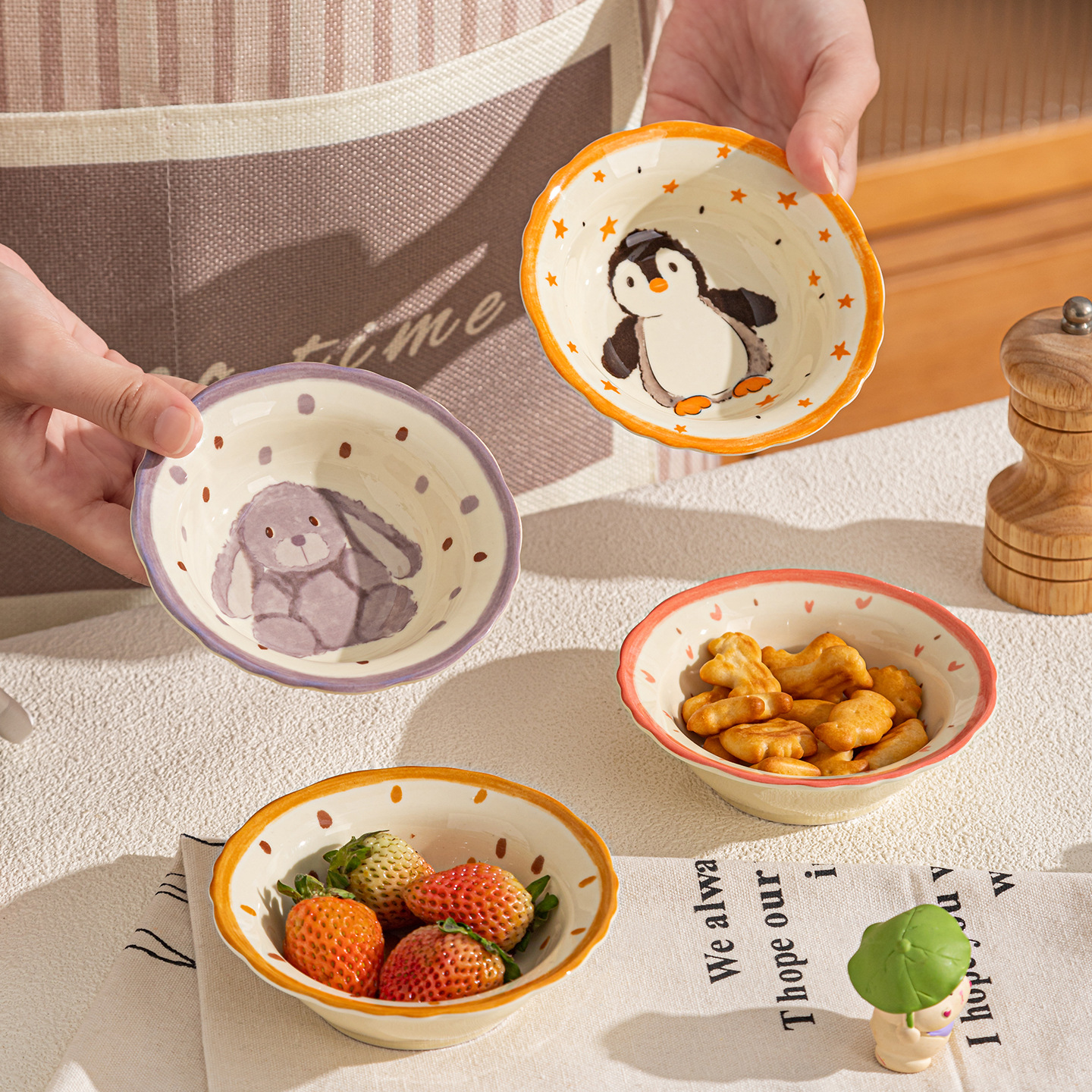 Caricatura creativa cerámica esmaltada bajo el color nuevo estilo de alta calidad de sabor de platos pingüinos cubiertos image 4