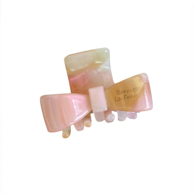 小さい蝶結び ~ 4cmの小さいサイズの前髪はシンプルです。