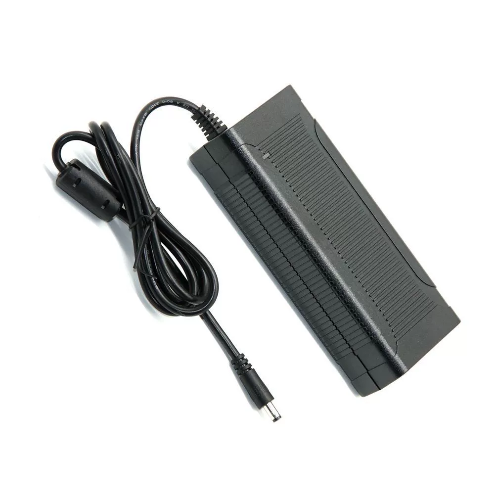 Поставка точечного зарядного устройства для литиевых батарей электромобиля 54,6 В, 3,5 А, 29,5 В, 4 А, 3 А, глобально сертифицированное