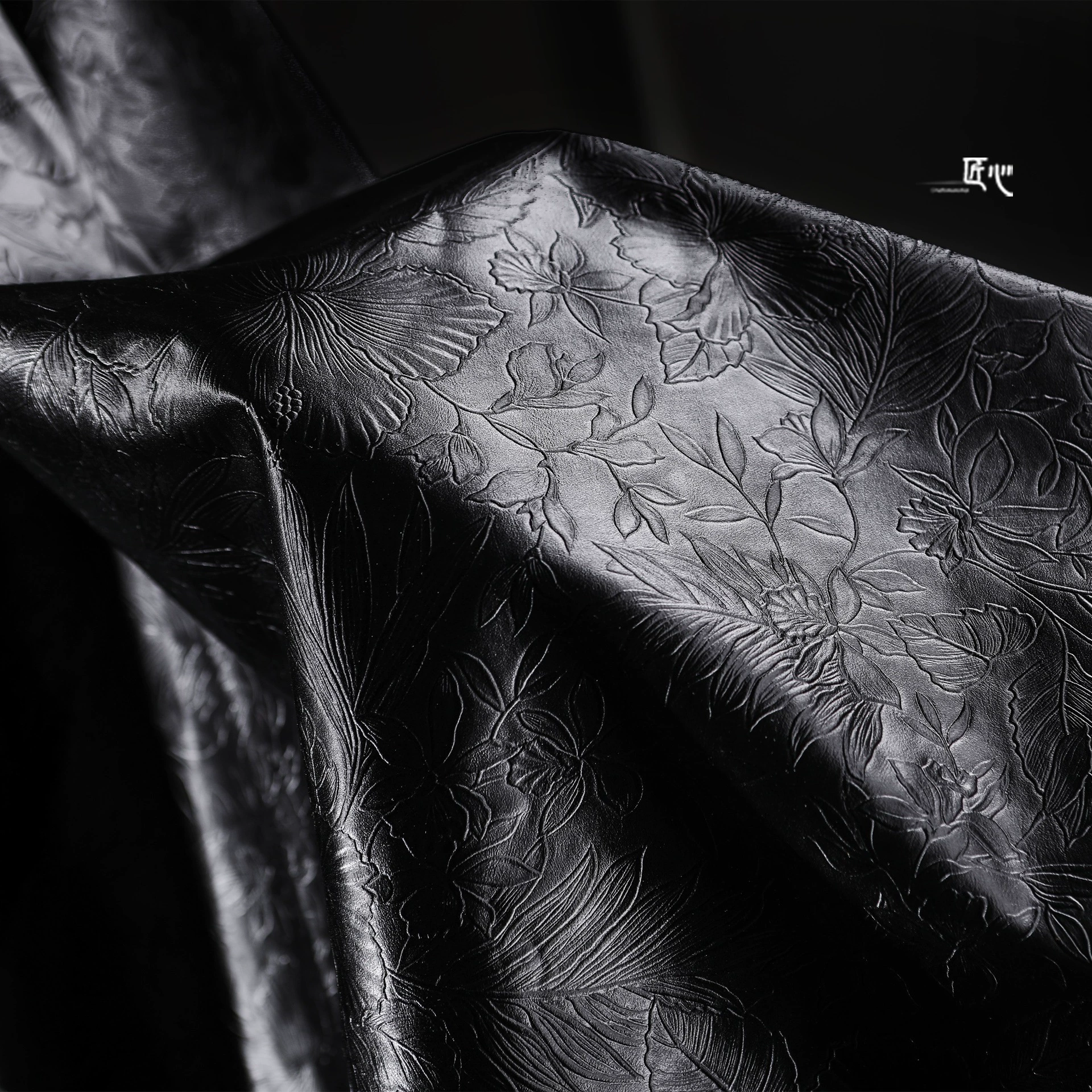 Черная резная кожаная сумка с объемным рельефом, вогнутая и выпуклая текстура, кожаная сумка для куртки, ткань для креативного дизайна одежды