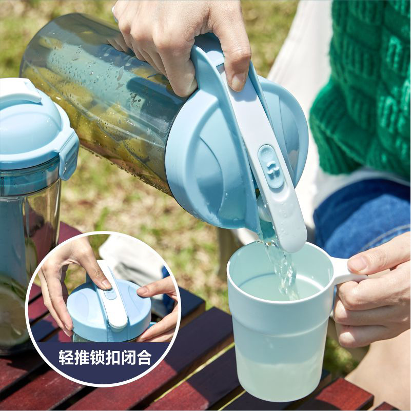 Suministro directo de productos de fábrica botella de agua fría de plástico de verano con palo de congelación rápida una olla cuatro tazas de jugo perfumado té traje de botella de agua fría