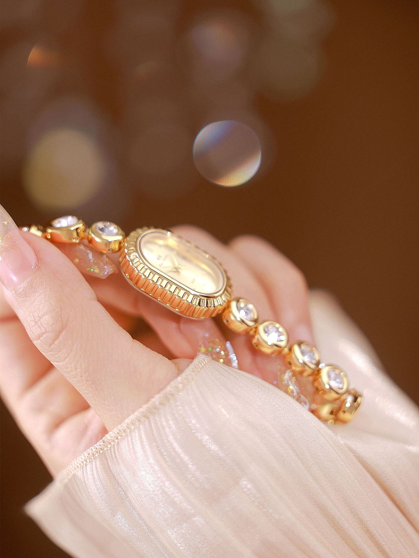 60g Weight Tempered Glass Mirror Material Alloy Strap Material Watch Classification Pointer Display Type Jewelry Buckle Buckle Style Oval Dial Shape Casual, Daily Occasion Quartz Movement Solid Color Pattern Women's Gender Retro Style Retro Solid Color Jewelry Buckle Quartz Watch Women's Watches 4