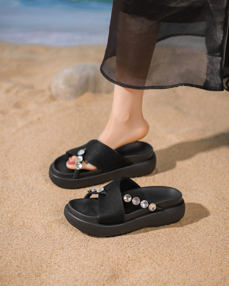 Dép sandal nữ xỏ ngón đế xuồng đính đá pha lê, đế dày thoải mái, đi biển mùa hè — đen, bạc chi tiết 11