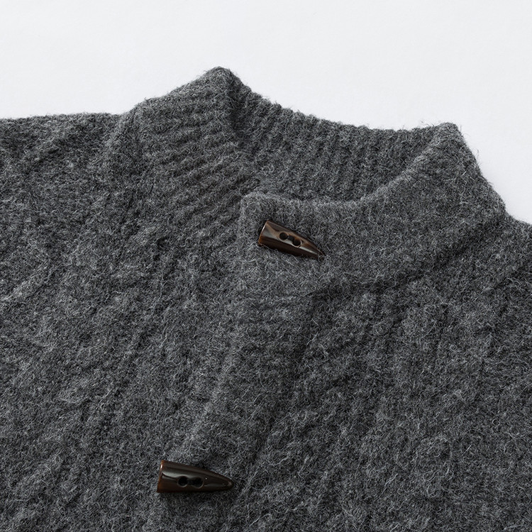 Suéter de torsión otoño y invierno nuevo engrosado retro diamante comercio exterior moda hebilla de cuerno de buey cuello redondo suelto jersey de punto