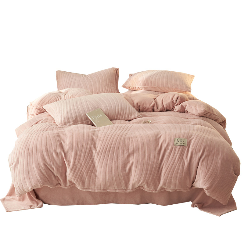 2025 nuevo tipo de cuatro piezas de seda de leche de invierno para bebés de seda cálida y gruesa sábanas de edredón de coral doble cara